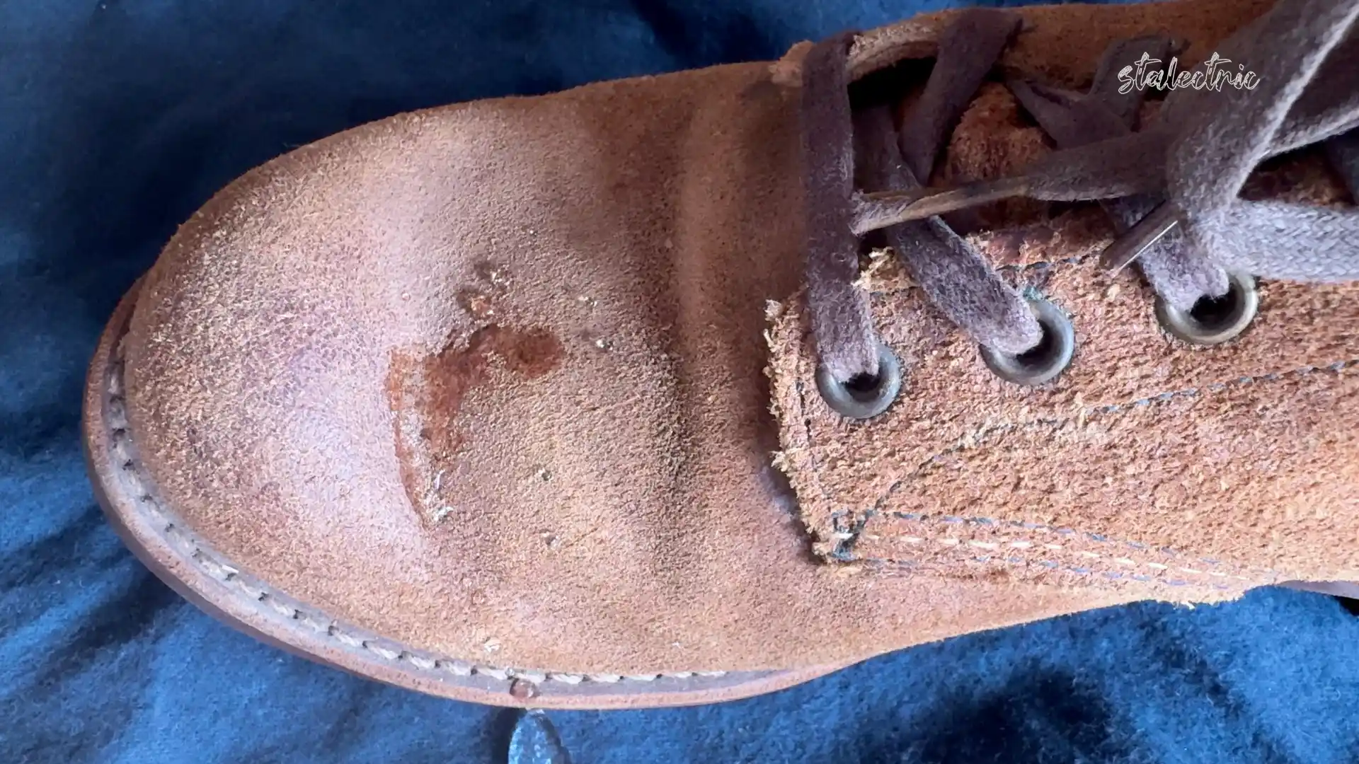 Roughout vs. Suede vs. Nubuck: How Each Leather Ages With Real Wear 1 Roughout leather texture and surface up close